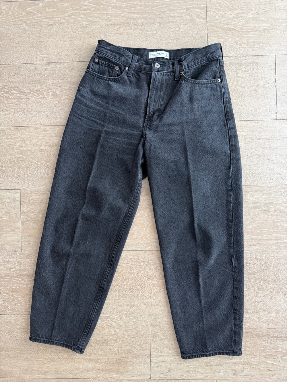 Abercrombie & Fitch High-Waist Black Jeans Size 28S